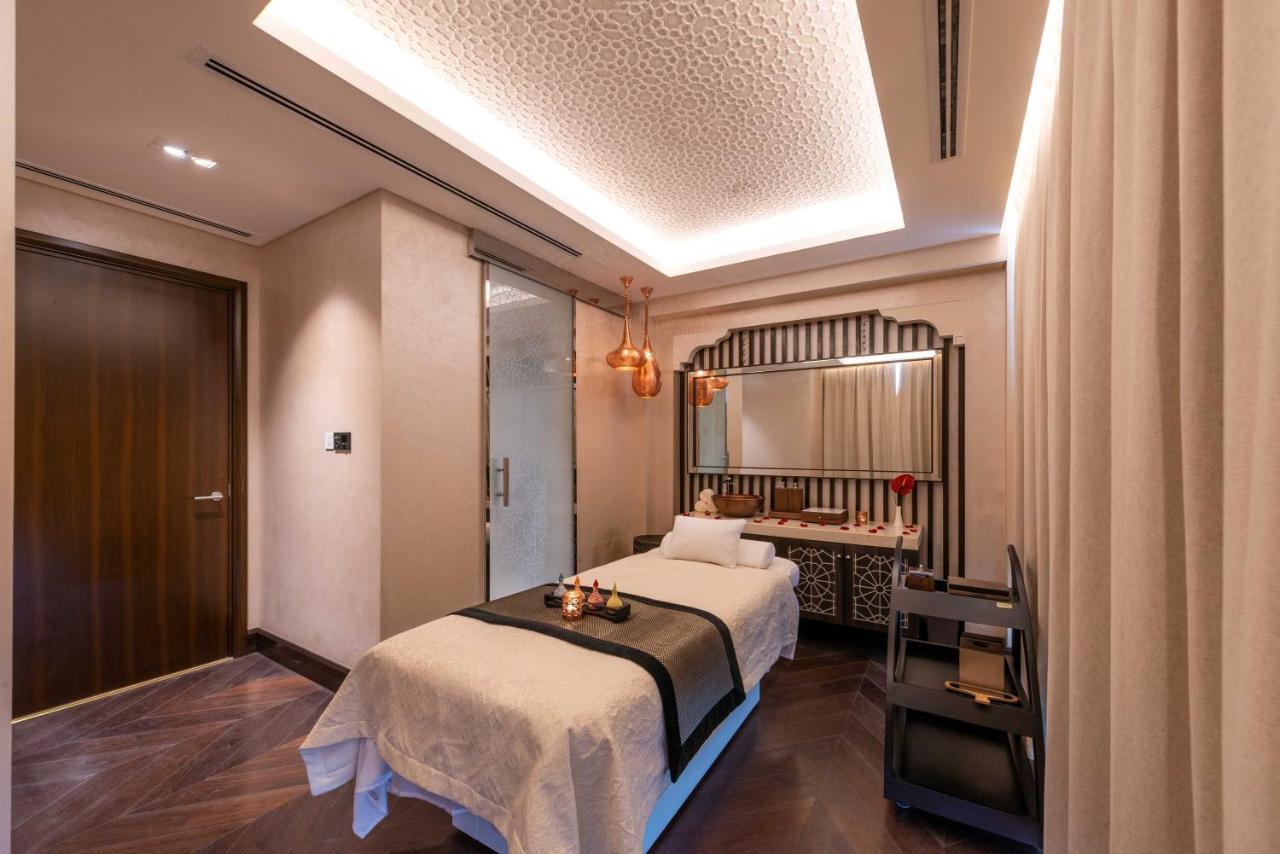 Shaza Doha Hotell Exteriör bild A treatment room at the spa