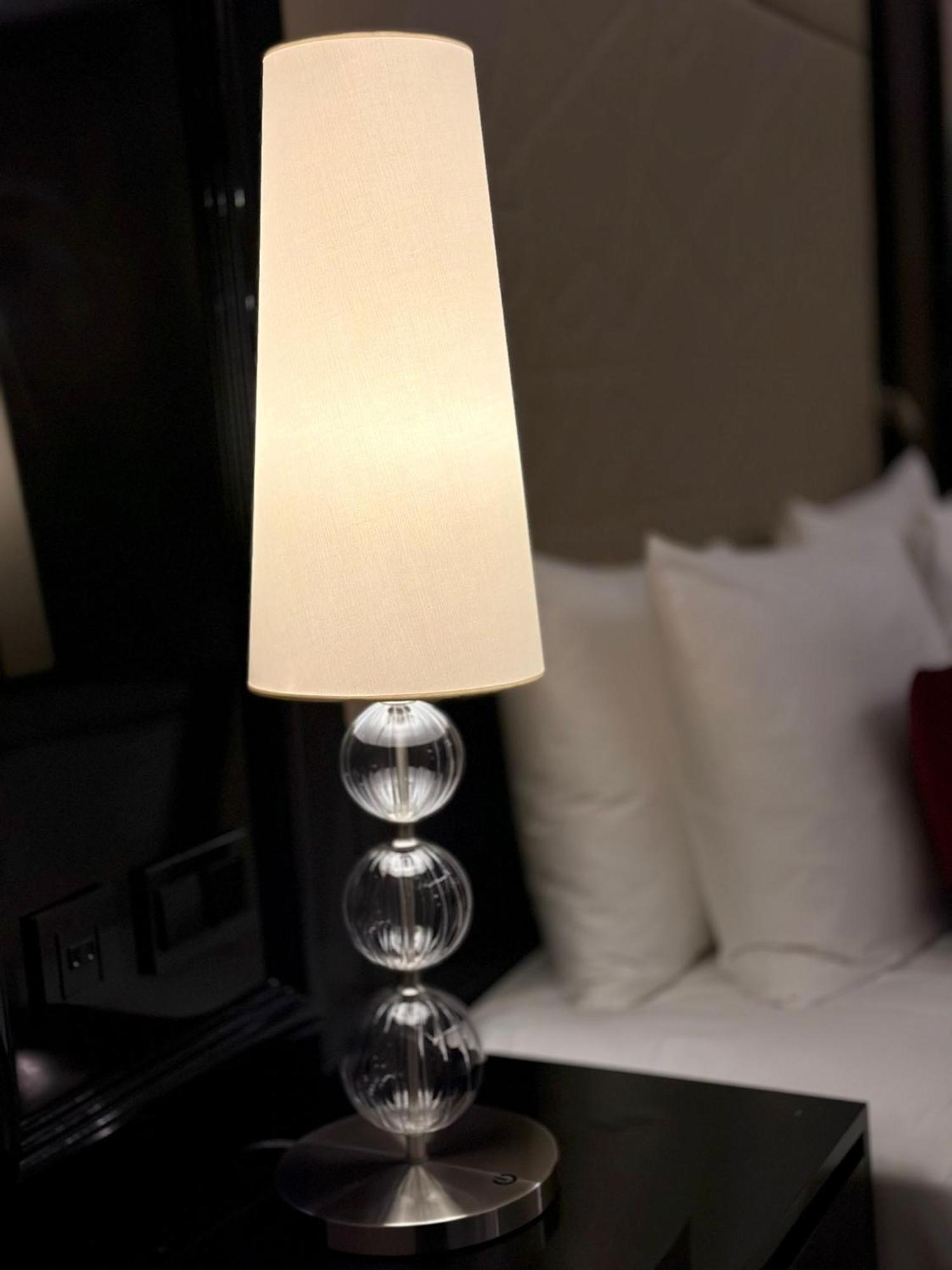Shaza Doha Hotell Exteriör bild A lampshade